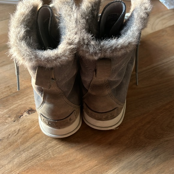 Sorel Snow Boots - Picture 4 of 8